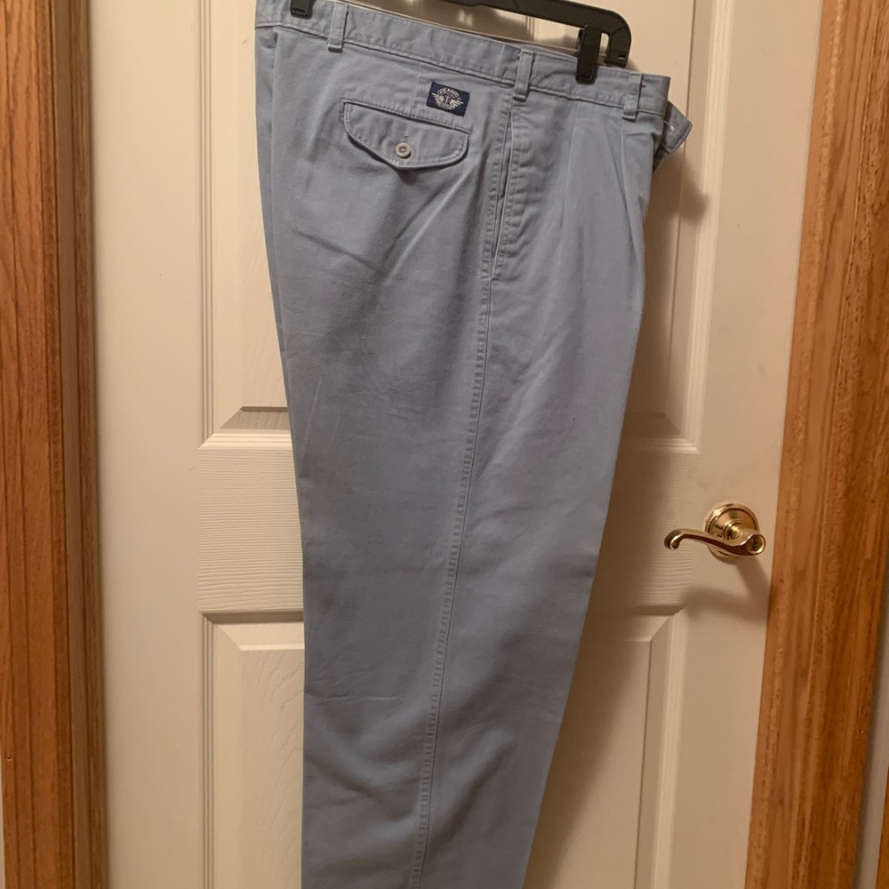 Men’s light blue pleated Dockers